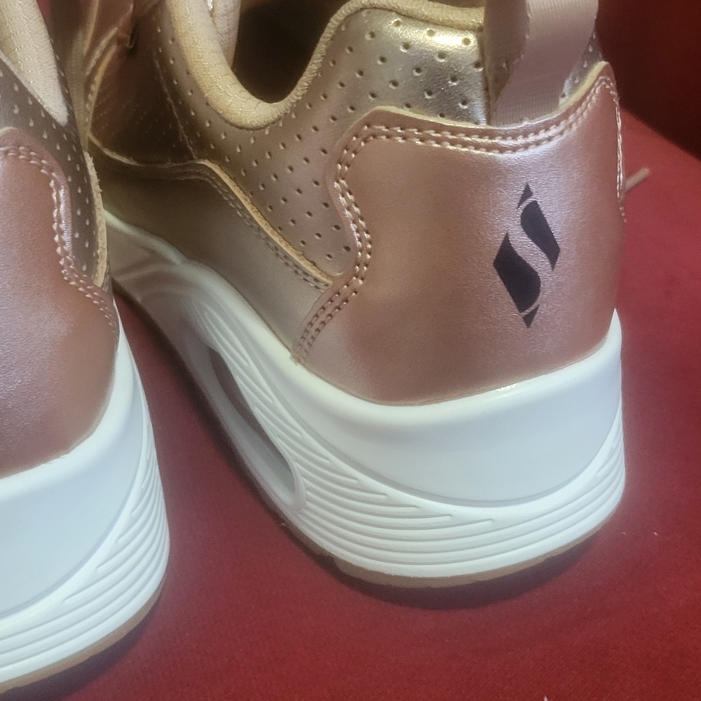 SKECHERS Ladies Rose Gold Sneakers with White Soles - Picture 4 of 8